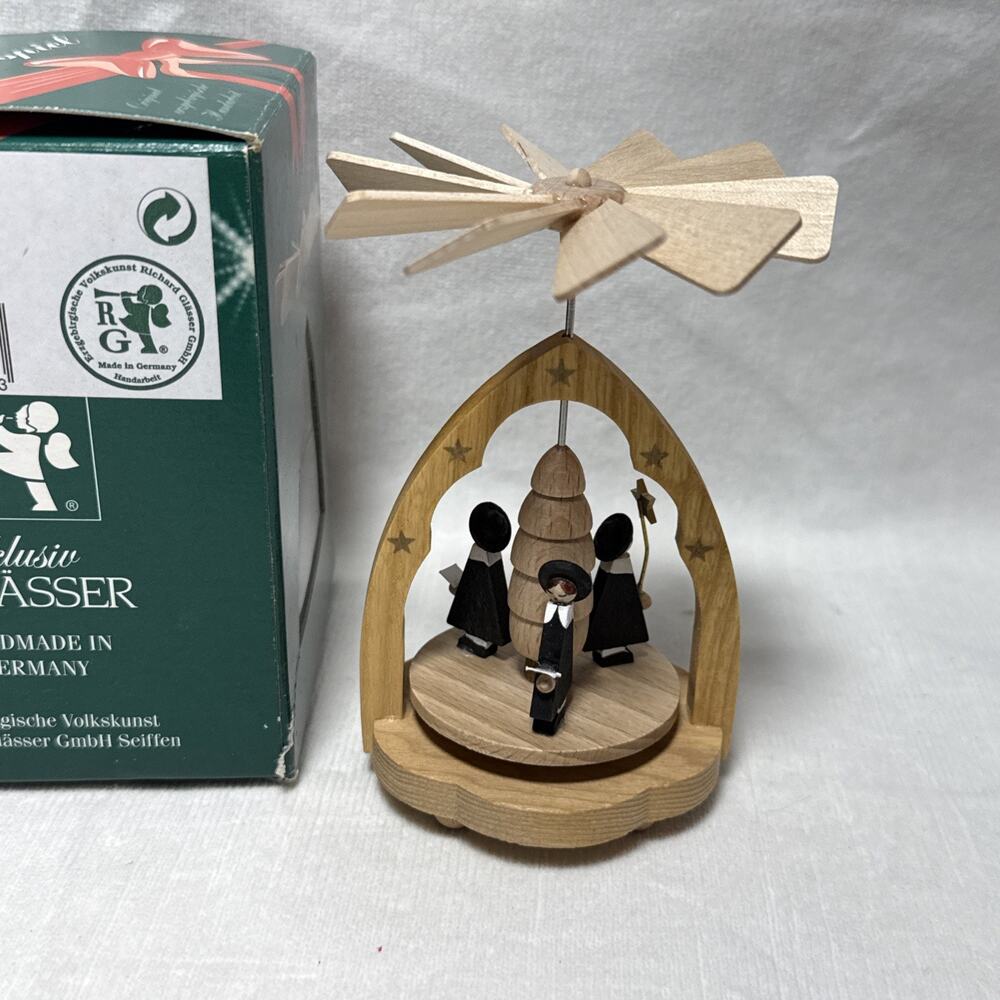 Richard Glässer, Warmespiel Mini Pyramid Carolers Germany, Original Box